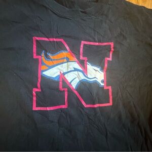 Unisex Graphic Nebraska/ Broncos T-Shirt with Pink and Blue Graphic M
